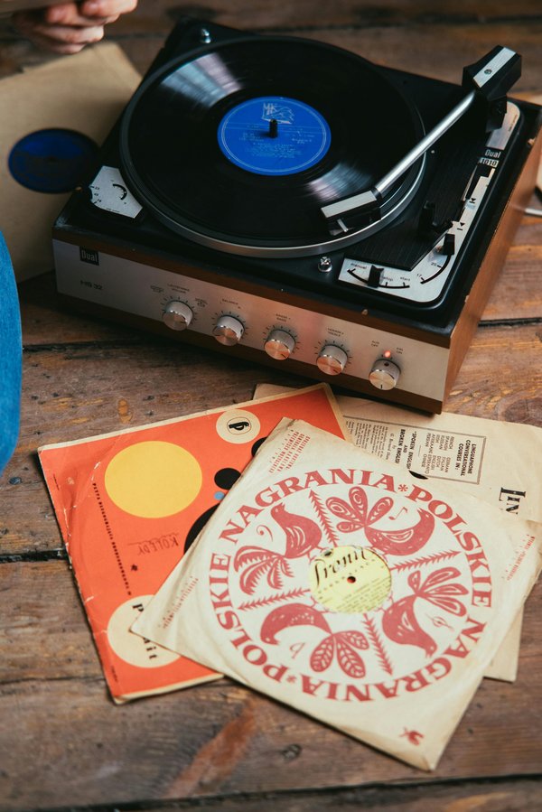 Vinyles techno underground : la passion des sonorités authentiques